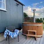 The Bibury - Westwell Downs Shepherd Huts