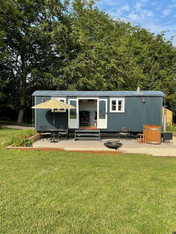 The Bibury - Westwell Downs Shepherd Huts *